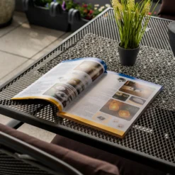 Der große Solarkatalog mit 220 Seiten als Gratisbeilage