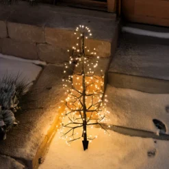 Frei gestaltbarer Solar Weihnachtsbaum mit 200 warmweißen LEDs