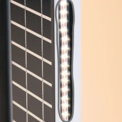 Moderne Sensor-Wegeleuchte mit beiseitigem Solarmodul
