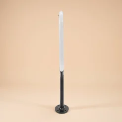 Moderne Sensor-Wegeleuchte mit beiseitigem Solarmodul