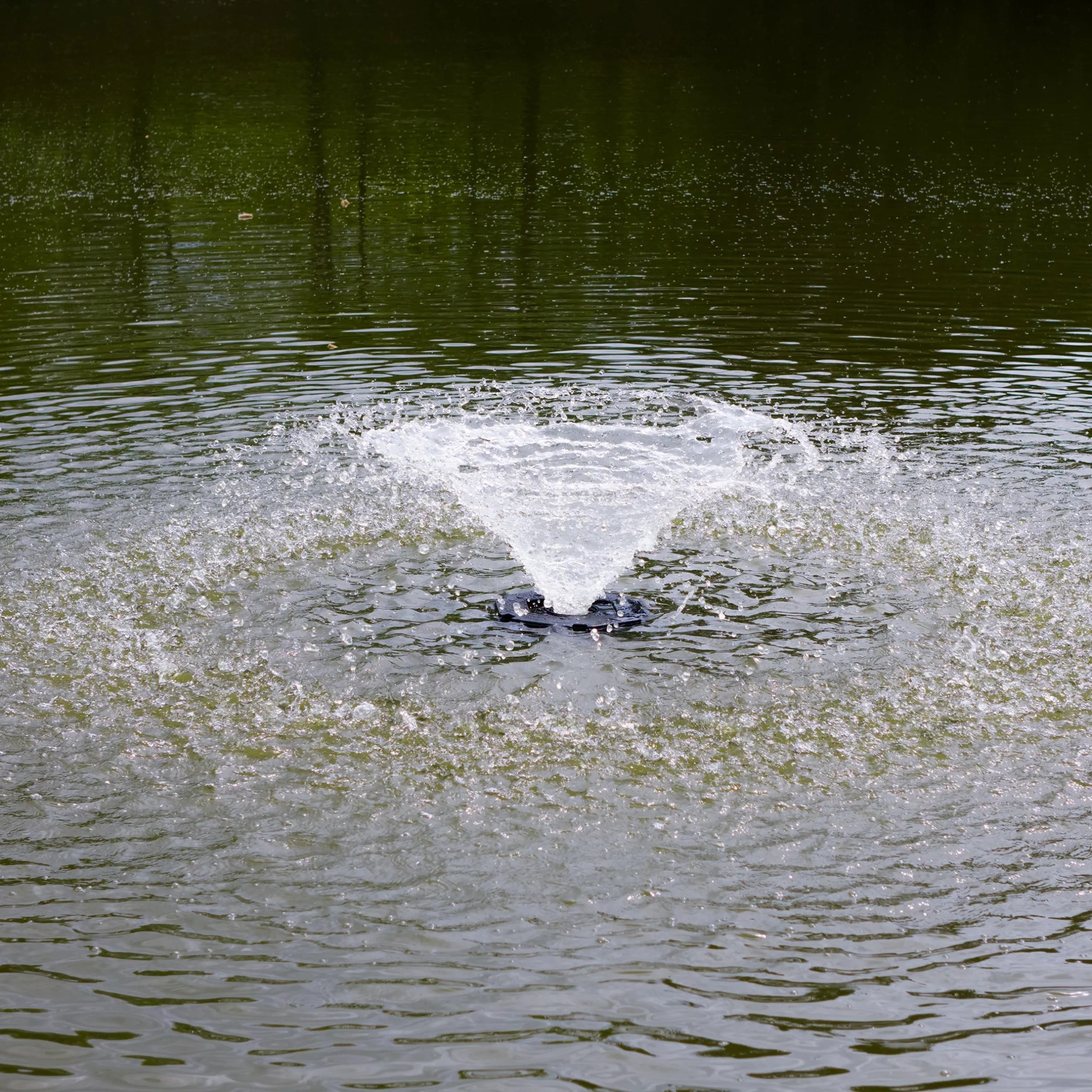 Schwimmender Solar Fischteichbelüfter „Jet Flow 100/ 10.000“