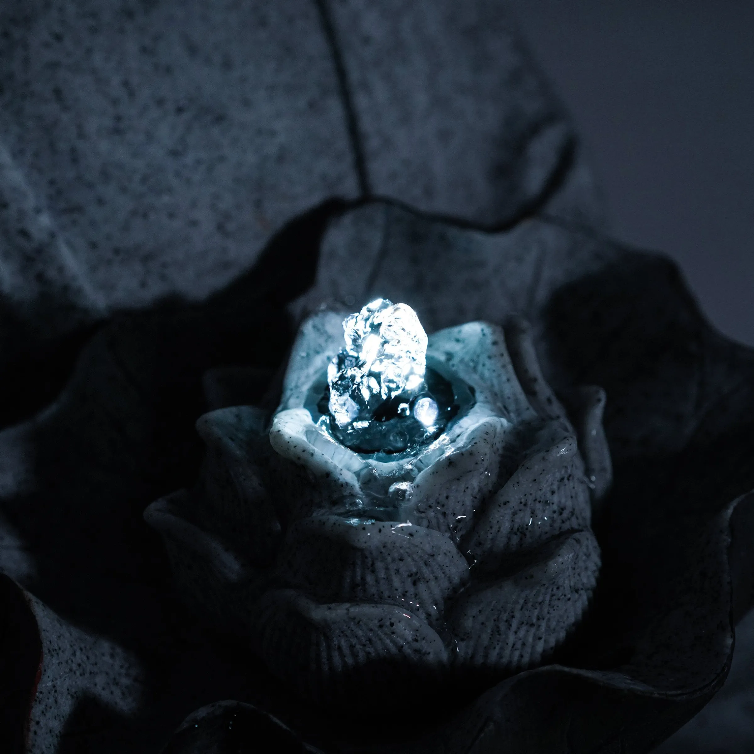 Solarbrunnen Buddha mit LED-Beleuchtung