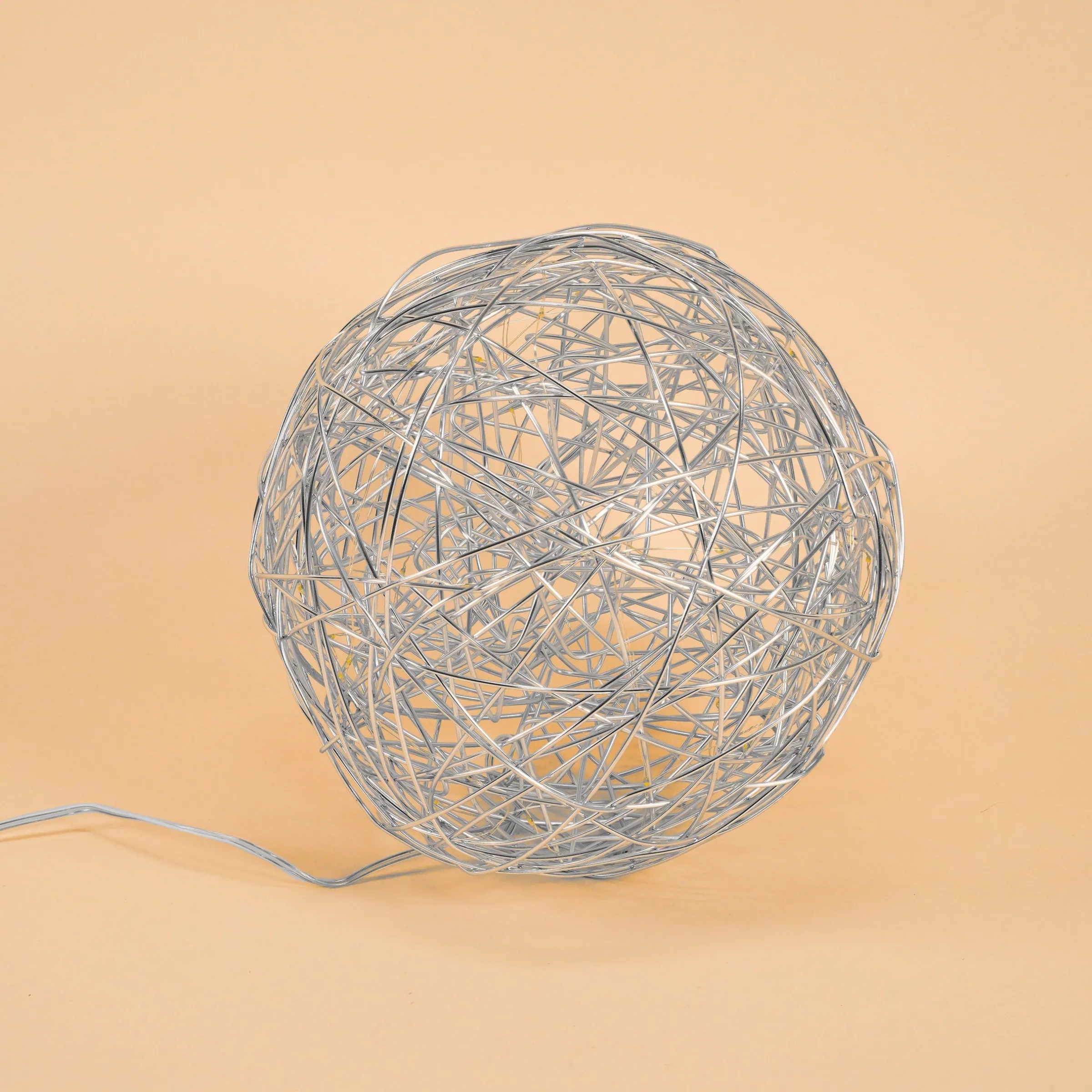Solar Deko-Drahtkugel ⌀ 25 cm mit 50 kaltweißen LEDs