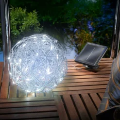 Solar Deko-Drahtkugel ⌀ 25 cm mit 50 kaltweißen LEDs