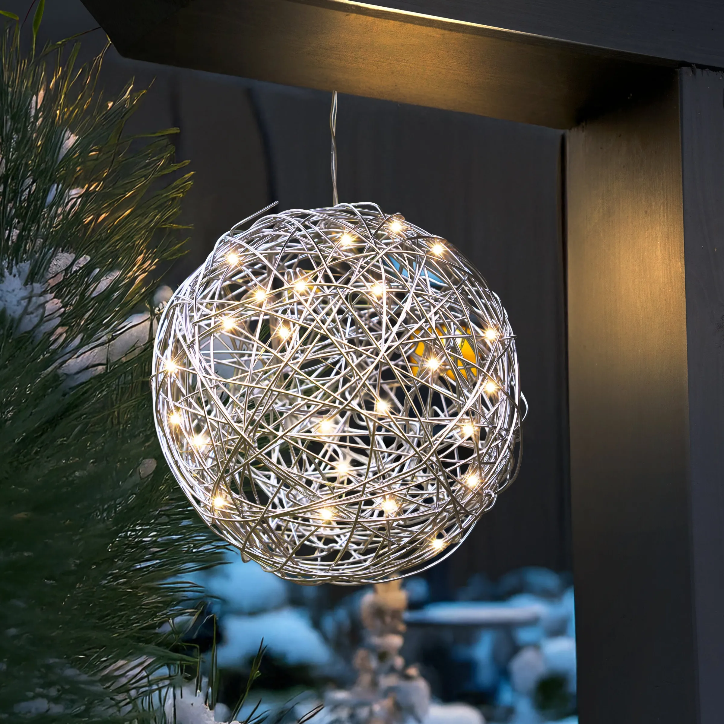Solar Deko-Drahtkugel ⌀ 25 cm mit 50 warmweißen LEDs
