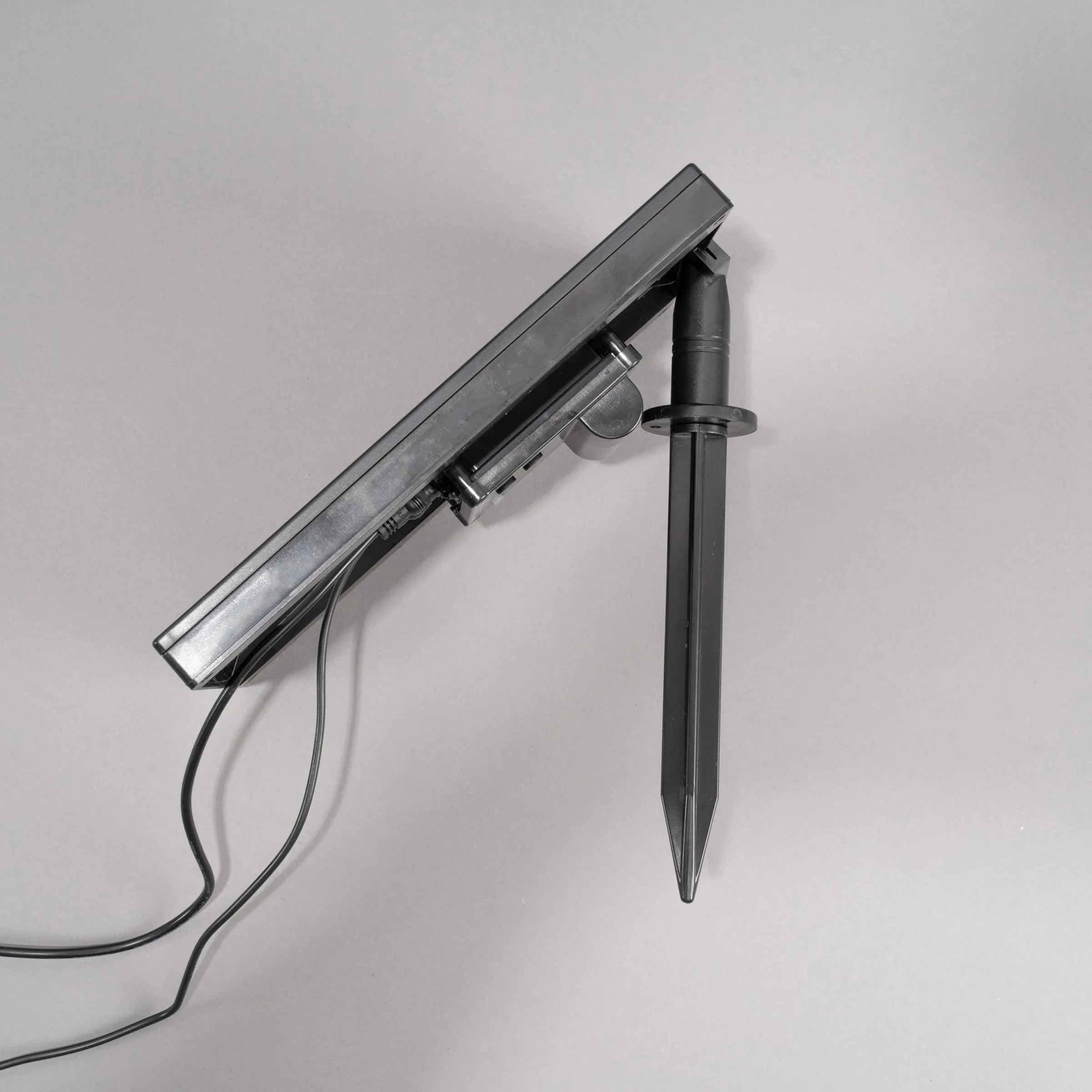 Solar Designbrunnen Modern Style mit LED Beleuchtung