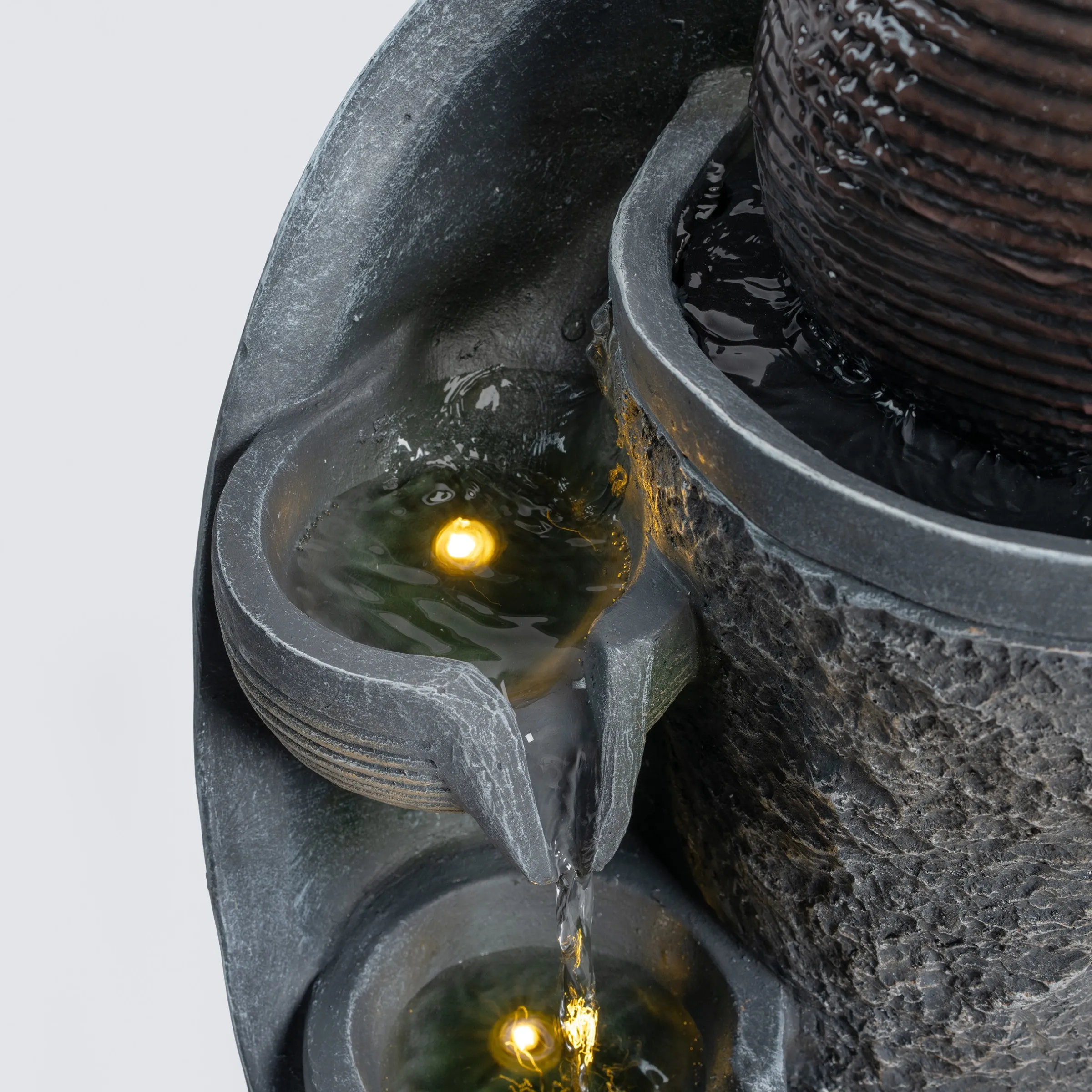 Solar Design Gartenbrunnen mit Wasserquelle und Kaskade
