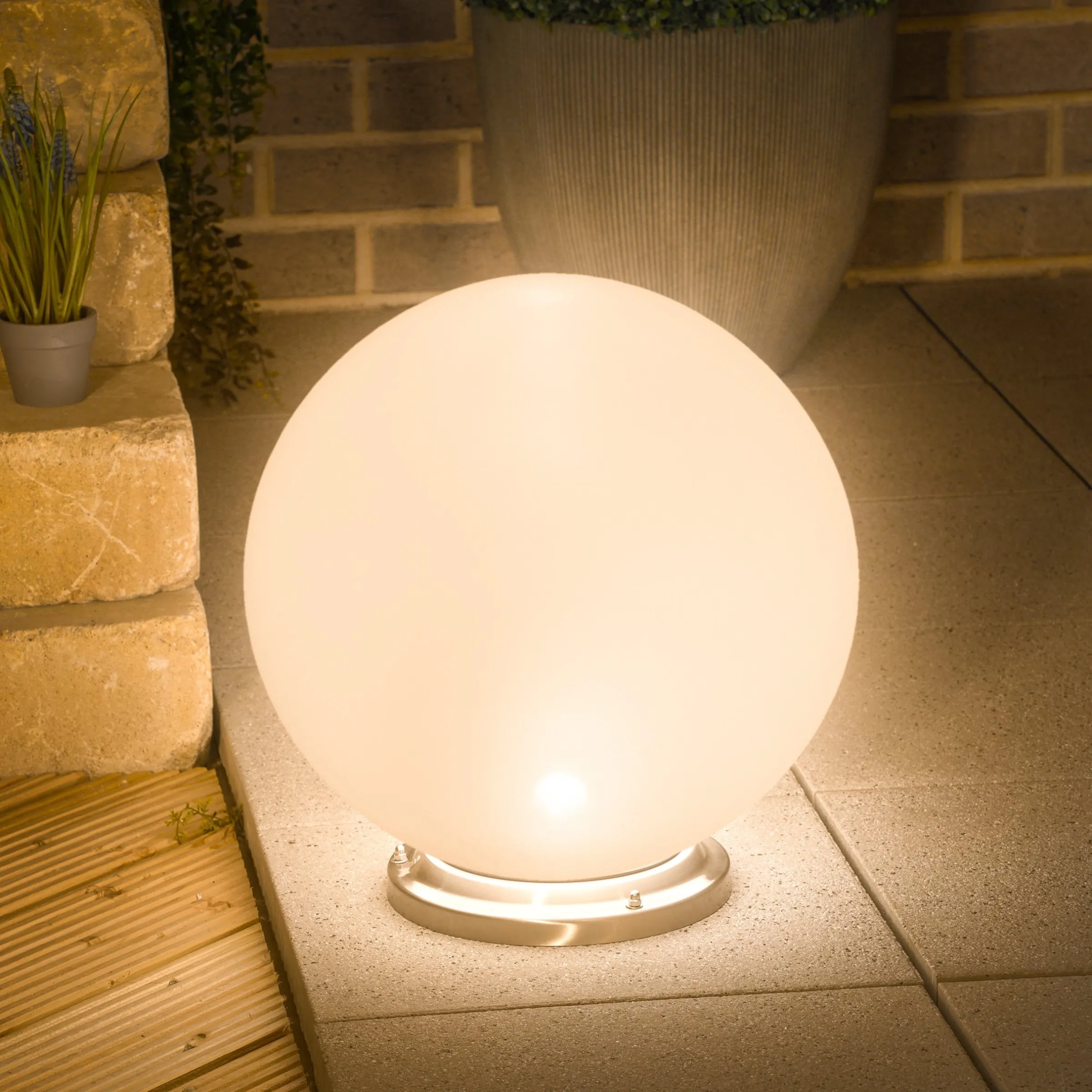 Solarkugel ⌀ 40 cm mit Edelstahlsockel und Fernbedienung