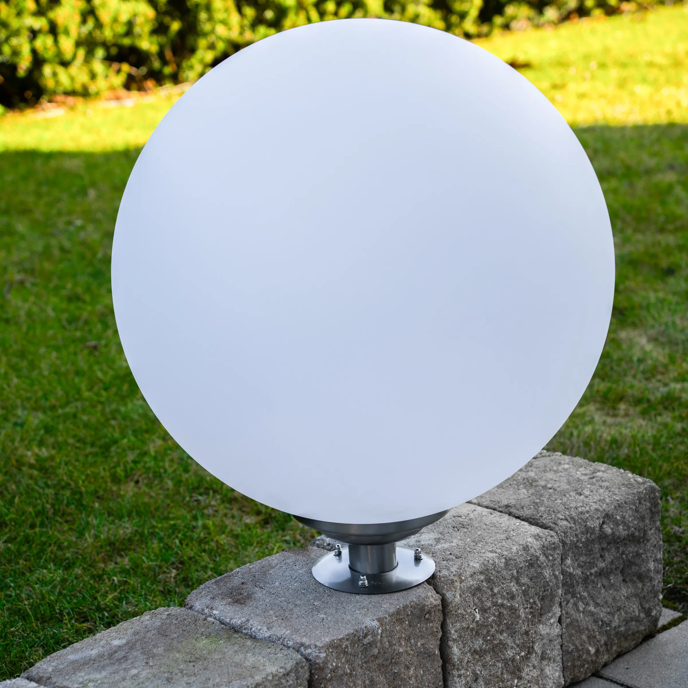 Solarkugel Liana ⌀ 50 cm mit Edelstahlfuß und Fernbedienung