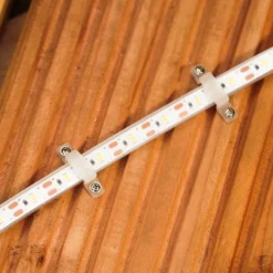 Solar LED-Lichterband mit 300 warmweißen LEDs