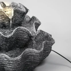 Solar Muschelbrunnen mit LED-Beleuchtung