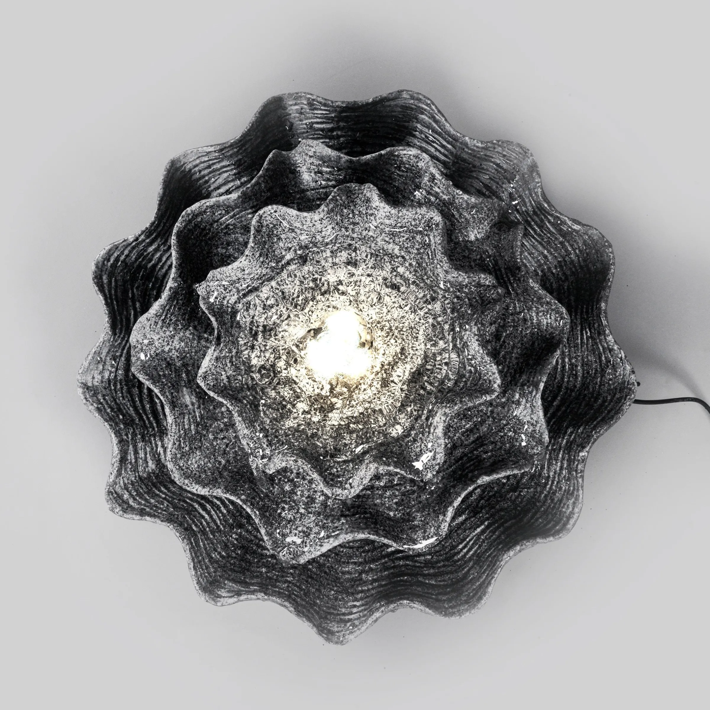 Solar Muschelbrunnen mit LED-Beleuchtung