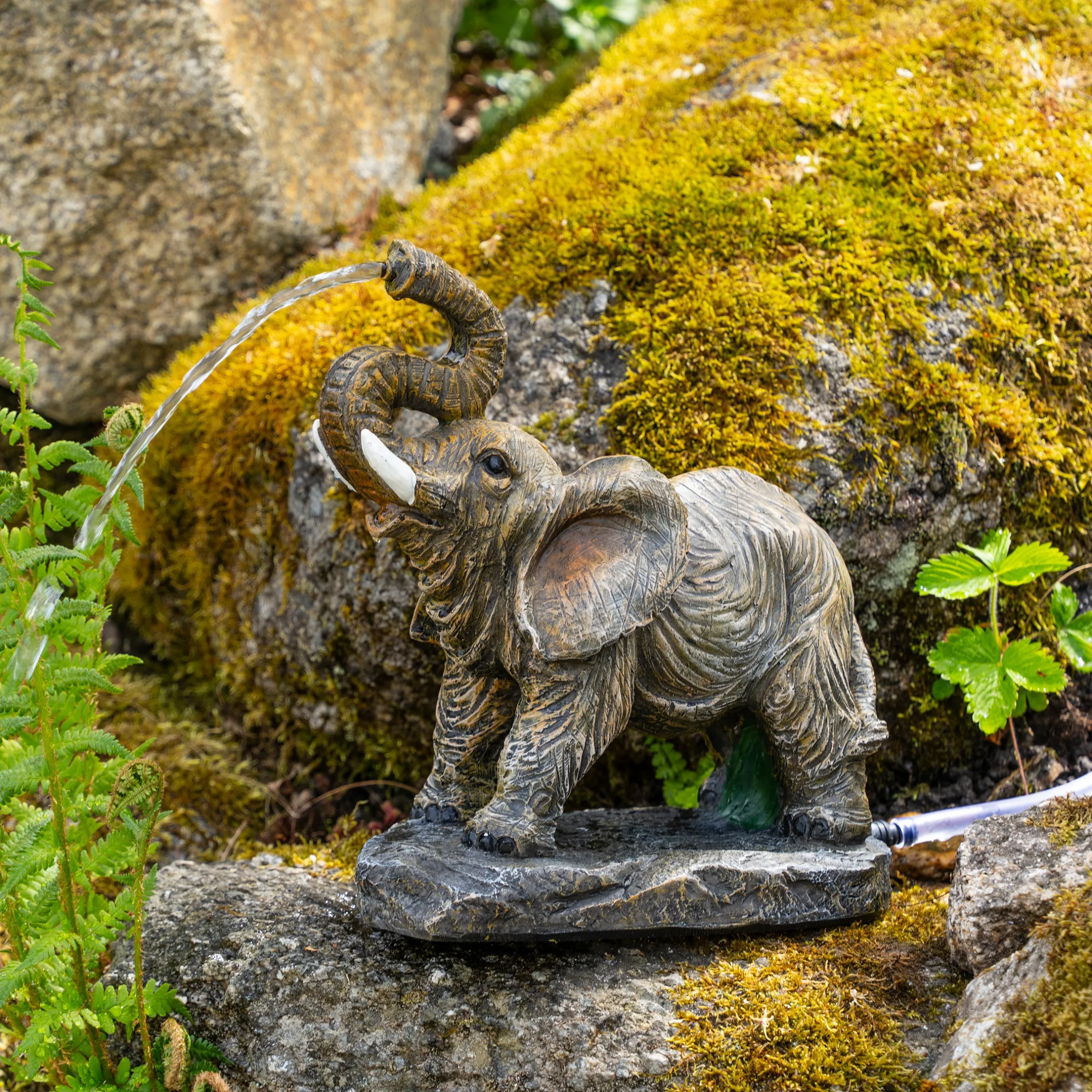 Solar Wasserspeierset stehender Elefant Temba